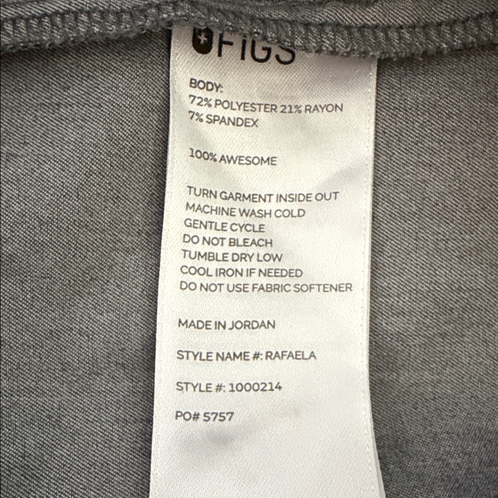 Figs Graphite Rafaela Oversized Scrub Top Size Medium - Picture 9 of 10